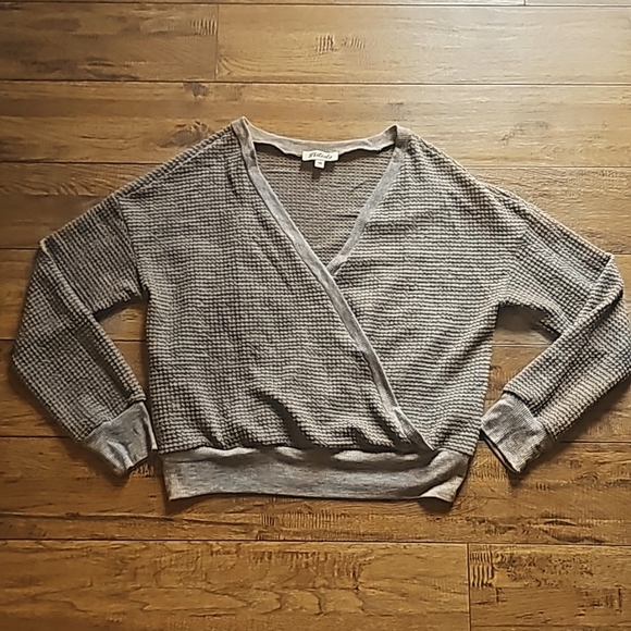 Sweater - Picture 1 of 2